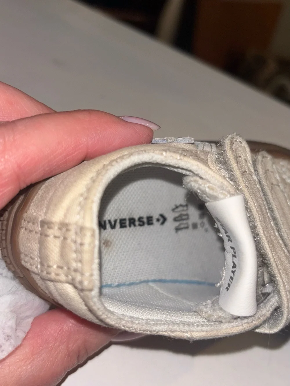 Converse Kids Low Top Sneakers in Cream and Brown (4 toddler)